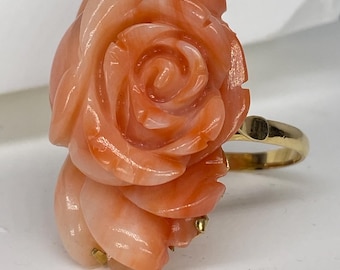 Vintage Carved Angel Skin Coral 14k Gold Blooming ROSE Cocktail Ring | Hand-Carved White & Peach Pink Coral | Estate Gold Jewelry | Size 7