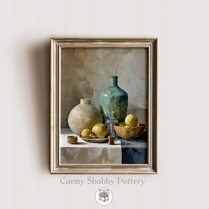 Könnte beinhalten: Eine weiße Keramik-Tasse mit schwarzem Henkel und dem Text "But first, coffee" in handschriftlichem Stil. Die Tasse steht auf einer weißen Oberfläche. Die Tasse ist 10 cm hoch.