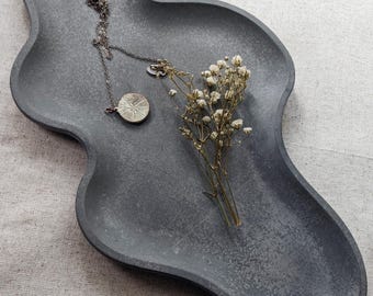Concrete Tray Irregular Shape | Wavy Jewelry Concrete Dish | Cement Display Dish | Decorative Cement Trinket Tray | Large Jewellery Display
