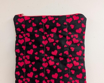 Black and Red Hearts Valentine's Day Quilted Travel Makeup Bag with Red Zipper
