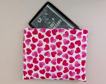 Red and Pink Queen of Hearts Pattern Book and Kindle Case Sleeve | Valentine's Day | Bookish | Booktok | Gifts for Her