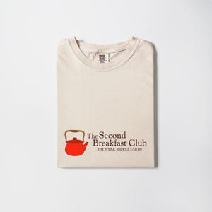 The Second Breakfast Club T-Shirt | Second breakfast Tee | Fantasy Bookish Shirt | Bookish Gift | Adventure Book Lover Tee