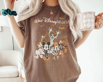 Camisetas combinando da família Mickey e seus amigos, viagem de Halloween no Magic Kingdom, camisetas vintage de Halloween da Disney, traje de temporada assustador do castelo da Disneyworld