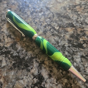Green Acrylic Wood Slimline Crome twist pen