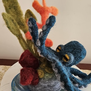 Handmade Felt Octopus Sculpture, Needle Felted Sea Creature Decor, 100% wool eco-friendly, nautical tabletop art, marine housewarming gift