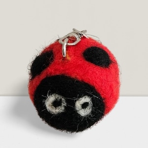 Needle Felted Ladybug Keychain, Handmade Red and Black Ladybug wool Key chain , Cute Gift for Nature Lovers, back to school bag charm