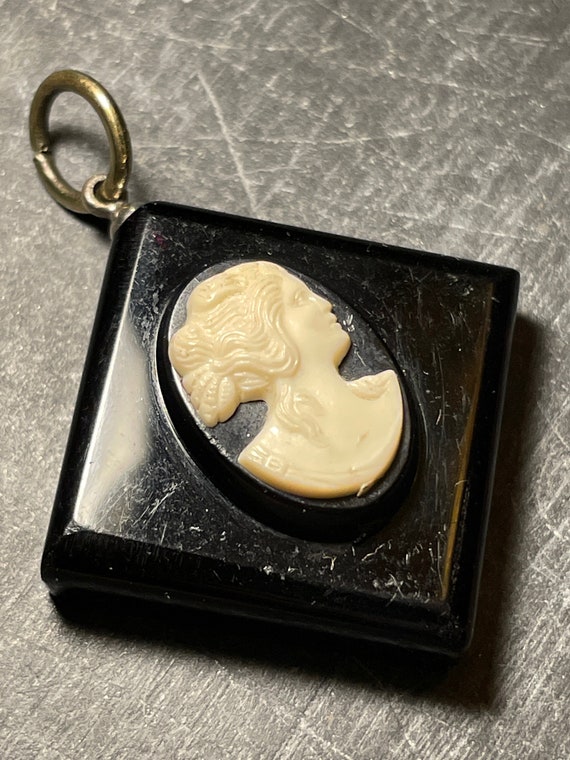 Revival Victorian Bakelite Cameo Pendant- - image 5