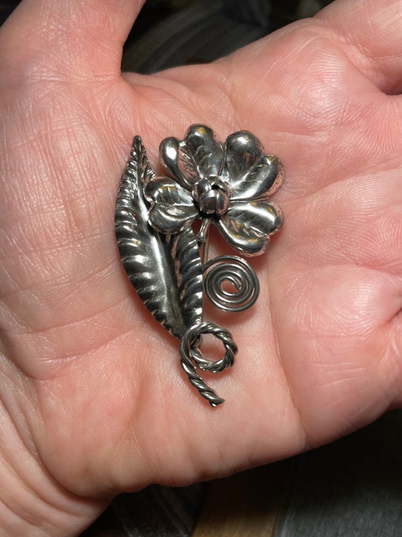 Art Nouveau Handmade Sterling Floral Brooch - image 7