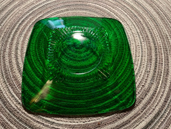 Mid Century Green Glass Jewelry Dish- - image 3