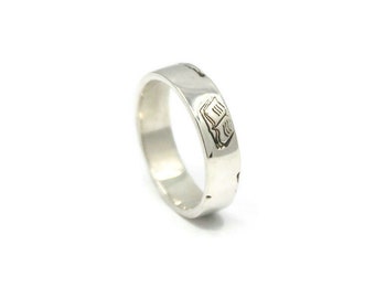 Sterling Silver Band Ring, Stamped Pattern of Open Books, size 6, oopsie