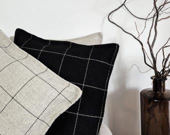 Housses de coussin à carreaux modernes en noir et couleurs naturelles | Décoration d'intérieur élégante