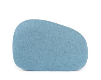 Coussin de canapé en laine bleu clair : coussin asymétrique en forme de pierre