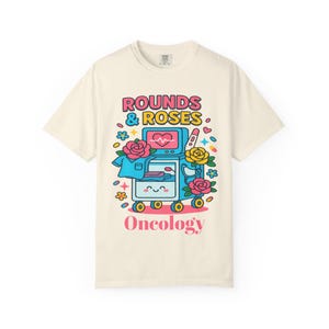Nurse Rounds & Roses: Medical Illustration, Healthcare Design with Cute Aesthetic Comfort Colors T-Shirt