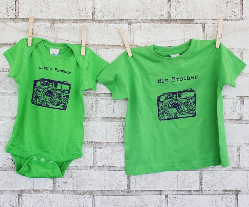 Cotton Tshirt and Bodysuit Big Brother Little Sister Set Camera Tshirts Screenprint Shirts Photographer Babies Sibling Youth Cloghing