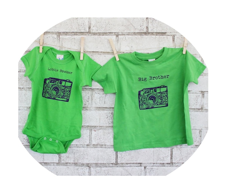 Cotton Tshirt and Bodysuit Big Brother Little Sister Set Camera Tshirts Screenprint Shirts Photographer Babies Sibling Youth Cloghing
