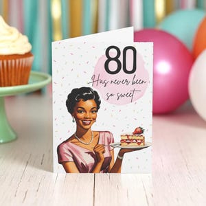 Biglietto di auguri di compleanno personalizzato, celebrazione dell'80° anniversario, biglietto d'auguri vintage degli anni '50 per lei, donna afroamericana