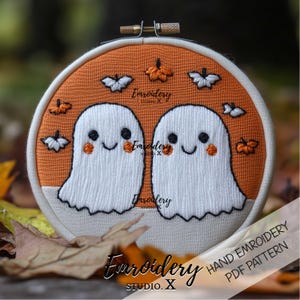 Motif de broderie deux fantômes mignons | Cerceau d&#39;Halloween facile pour débutants avec des chauves-souris et le thème de l&#39;automne | Modèle PDF de couture à la main moderne