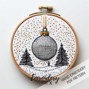 Festliches Ornament Stickmuster - DIY Weihnachtsdekor und Baum Stickdatei für kreative Stickarbeiten