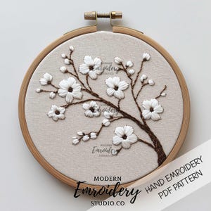白い桜の刺繍パターン - 花のフープアートと夏のステッチのための桜のデカール