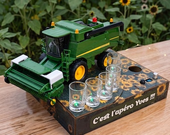 Personalisierter Mähdrescher-Alkoholspender – ein einzigartiges Geschenk für den Mann, der schon alles hat und das Landleben liebt.