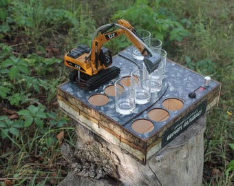 Alkohol Ausgießer Bagger für 6 Gläser | Spirituosenspender | Signature Drink Vorlage | Personalisierte Geschenke | Schnapsgläser | Paten Geschenk