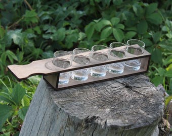 5 Schnapsgläser mit Holzständer, individuell graviertes Bar-Set, personalisiertes Whiskyglas-Geschenk für Männer