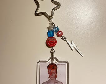 Llavero con la portada del álbum Aladdin Sane de David Bowie
