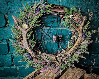 Couronne de porte en bois véritable bois de chevreuil plantes vertes fée cottage noyau conte de fées améthyste cristaux village forêt géométrique bruyère lande