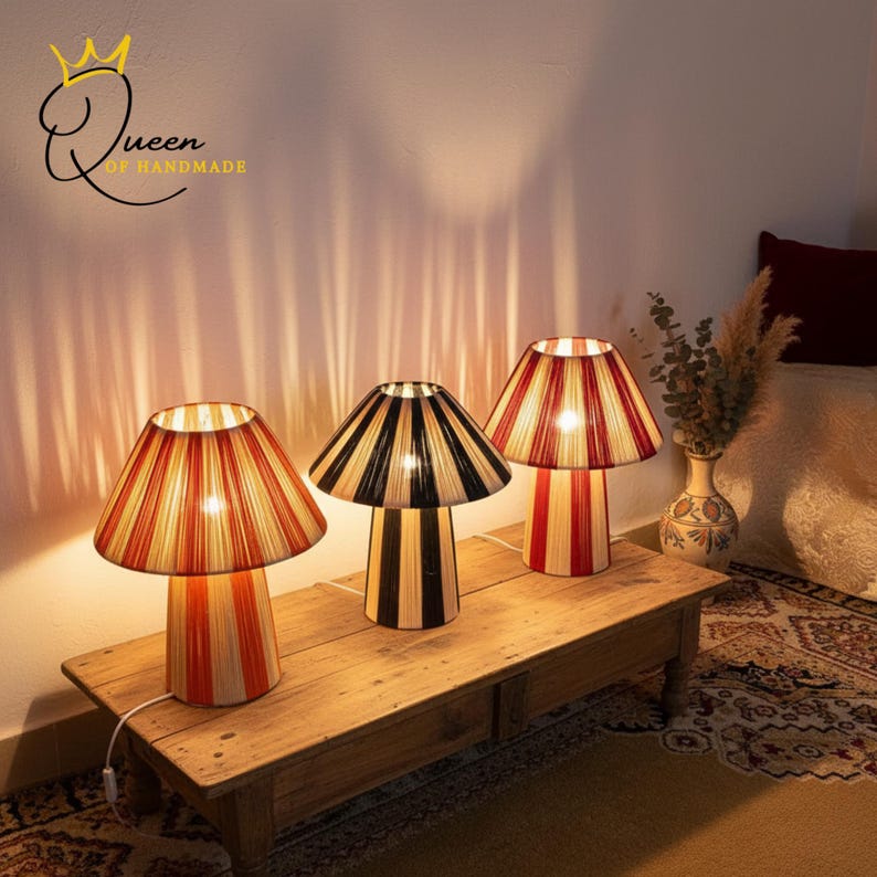 Lámpara de mesa de rafia tejida a mano: iluminación natural marroquí