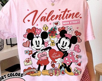 vintage Mickey Minnie Love Hearts Disney Valentine on Main Street chemise, Happy Valentine's Day 2026 Disney Couple T-shirts assortis