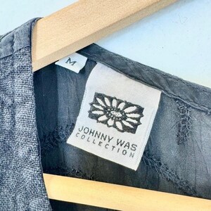 Collection VTG Johnny Was - Robe sans manches brodée en lin noir Minimalisme M image 2