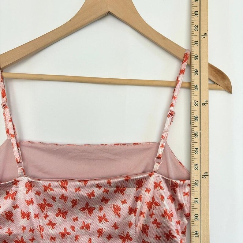 Années 2000 Vtg Urban Outfitters UO - Mini-robe sans lacet papillon rose en satin brillant image 5