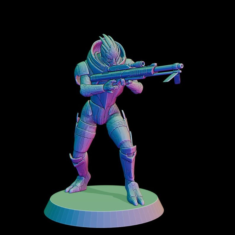 Puede incluir: Figura impresa en 3D de un alien&iacute;gena humanoide con un traje futurista, sosteniendo un rifle. La figura es predominantemente azul y p&uacute;rpura, de pie sobre una base circular verde sobre un fondo negro. El dise&ntilde;o es detallado y estilizado.
