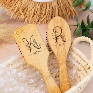 Personalized Bamboo Hairbrush with Name, Wedding Gift Comb, Engraved Wood Paddle Hair Brush, Birthday Wedding Gift for Friend, Mom Hairbrush
