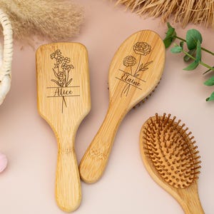 Birth Flower Bamboo Hair Brush for Her, Engraved Wood Paddle Hair Brush, Birthday Wedding Gift for Friend, Mom Hairbrush, Mother&#39;s Day Gifts