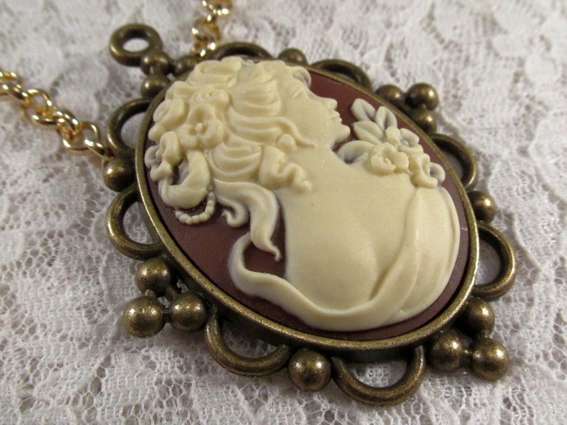 R9 Belle I 1pc : sku 09.02.14.5 Antique Bronze Setting 40x30mm