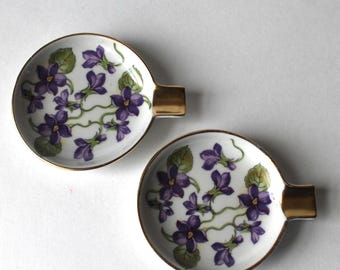 Pair Mitterteich Ashtrays Bavaria Germany,  Personal Handheld Ashtrays, Porcelain Violets, 1940s 1950s