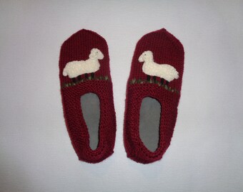 Burgundy slippers - Sheep slippers - Woolen slippers - Burgundy socks - Fury sheep - Burgundy sheep socks - Warm winter slippers