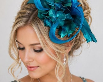 Diadema tocado azul verdoso, flores, diadema de plumas, carreras de Ascot, baile de graduación, baile escolar, quinceañera, dulces 16, cumpleaños