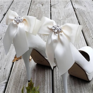 Ivory Satin Shoe Clips, Wedding Shoe Clips, Bow Shoe Clips, Rhinestones, Wedding Party,  Bridal Shoes Clips, High Heels Shoe Clips For Bride