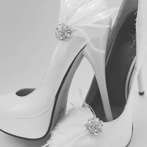 Feather Shoe Clips, Wedding Shoe Clips, Rhinestones, Shoe Clips,  Clip ons  for Shoes,  Bridal Shoes Clips for High Heels, Pumps, Sandals