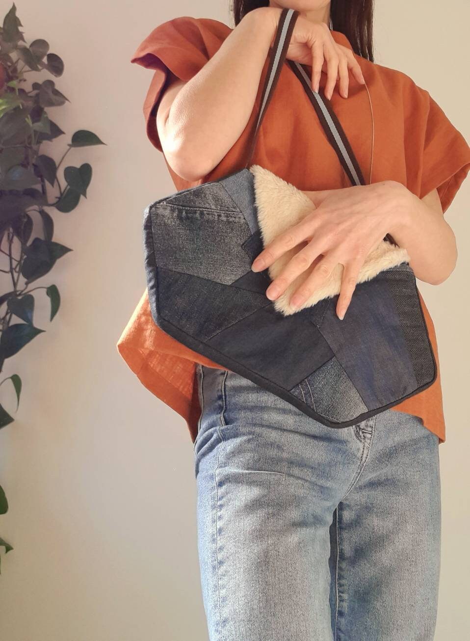 【U LAN】incision round denim shoulder bag incision round denim shoulder bag - ULAN | 60% - Asian