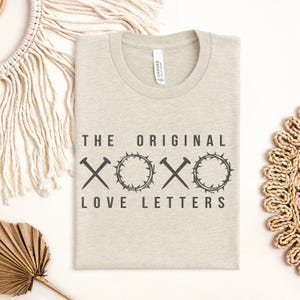 Camiseta XOXO de Páscoa Cartas de amor originais Teologia Versículo da Bíblia cristã Presente botânico para marido e mulher Camiseta religiosa Jesus Deus Espírito Santo