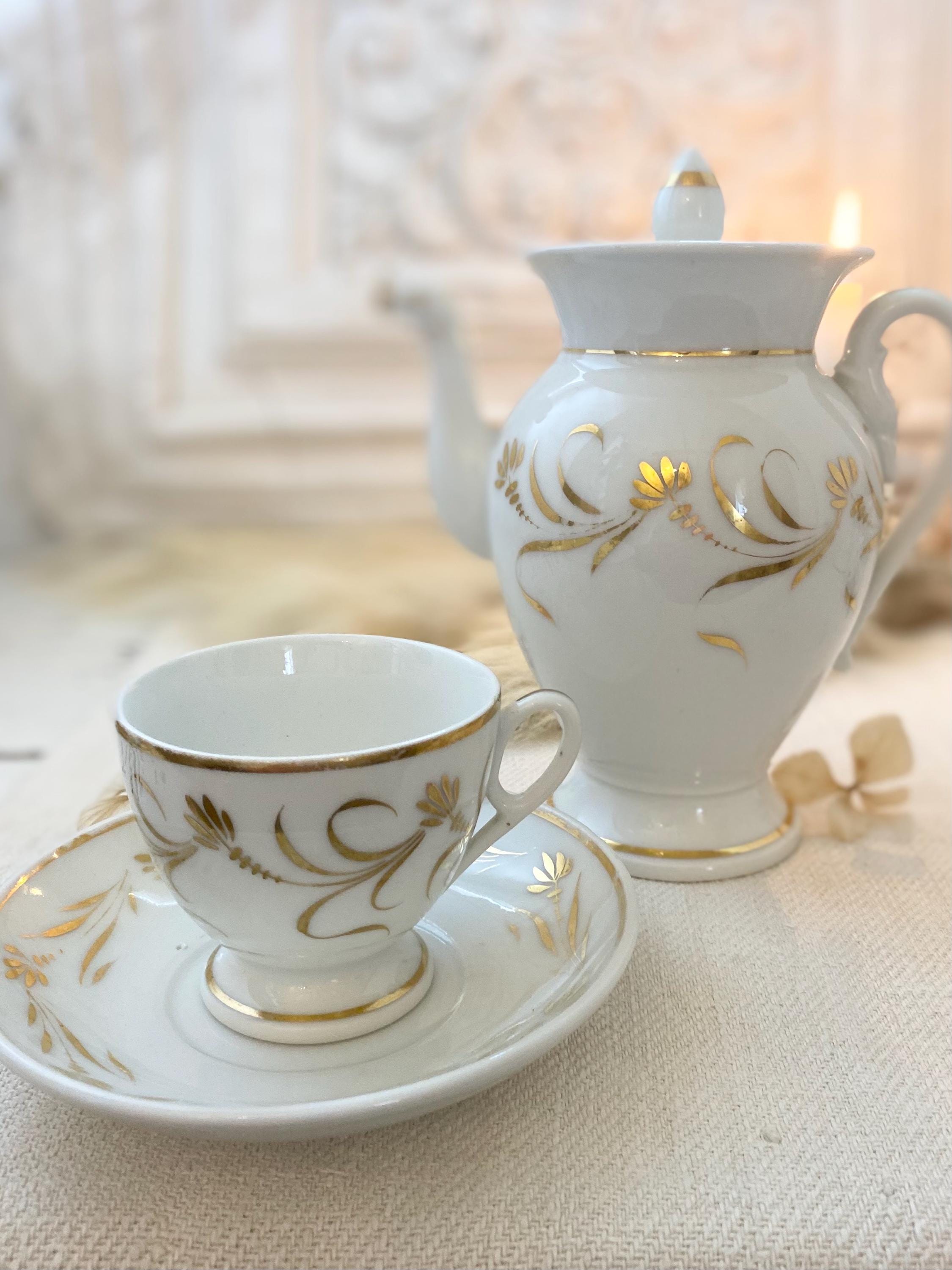 アンティークフランス製磁器ティーポット：19世紀パリ、金彩手描き