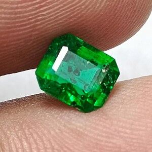 1.30 Carat Vivid Green Emerald- Loose Gemstone for Ring - Deep Green Emerald for Jewelry Making