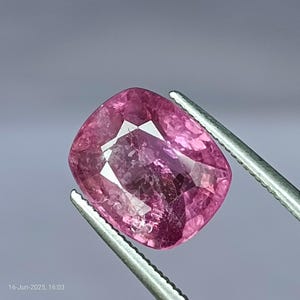 2.95 Carat Natural Spinel Loose gemstone for jewelry making - Pink Spinel