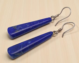 Ongeverfde lapis lazuli-hangoorbellen: handgemaakte 925 sterlingzilveren sieraden voor vrouwen