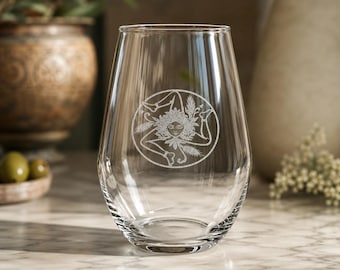 Sicilian Trinacria Engraved Stemless Wine Glass, Sicily Heritage Gift, Decorative Barware