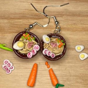 Ramen-oorbellen, voedseloorbellen, handgemaakte kleioorbellen
