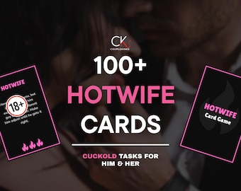 Pode incluir: Um jogo de cartas intitulado 100+ HOTWIFE CARDS com cartas pretas com texto e bordas cor-de-rosa. As cartas exibem o texto HOTWIFE, um símbolo 18+ e ícones de chamas. O conjunto inclui o texto CUCKOLD TASKS FOR HIM & HER e um logótipo CK.